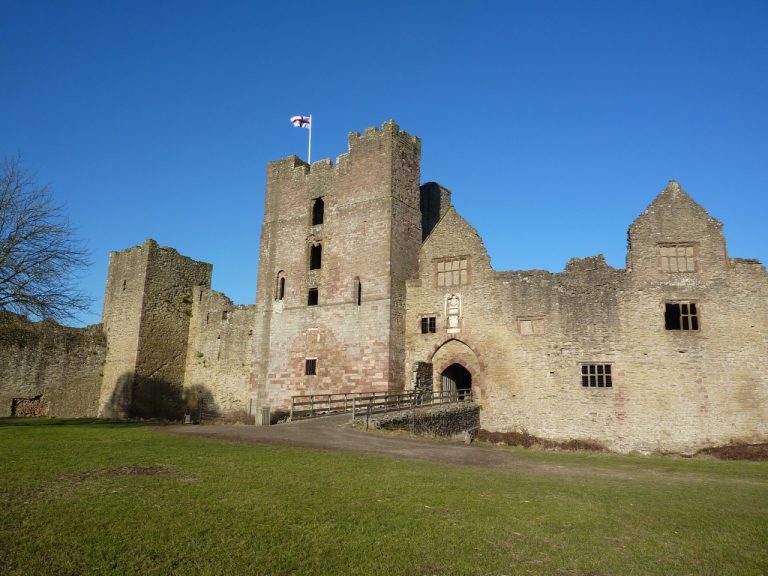 Ludlow Castle Inside 768x576