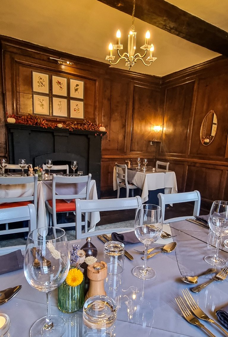 Dining Room 768x1136