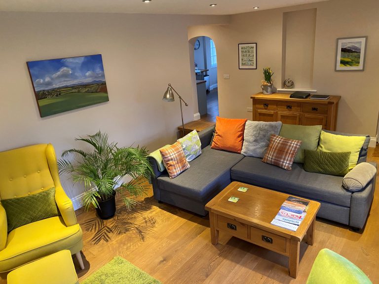 Lounge B small 768x576