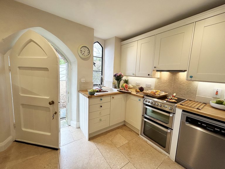 The kitchen with breakfast 768x576