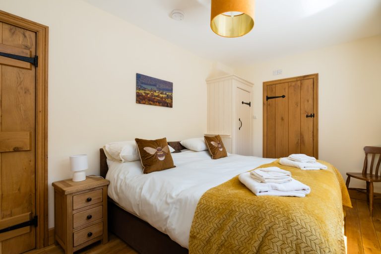 Curlew Cottage Ensuite Bedroom Curlew Cottage Ensuite Bedroom