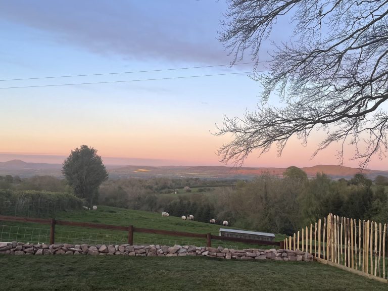 working farm stays in shropshire 768x576