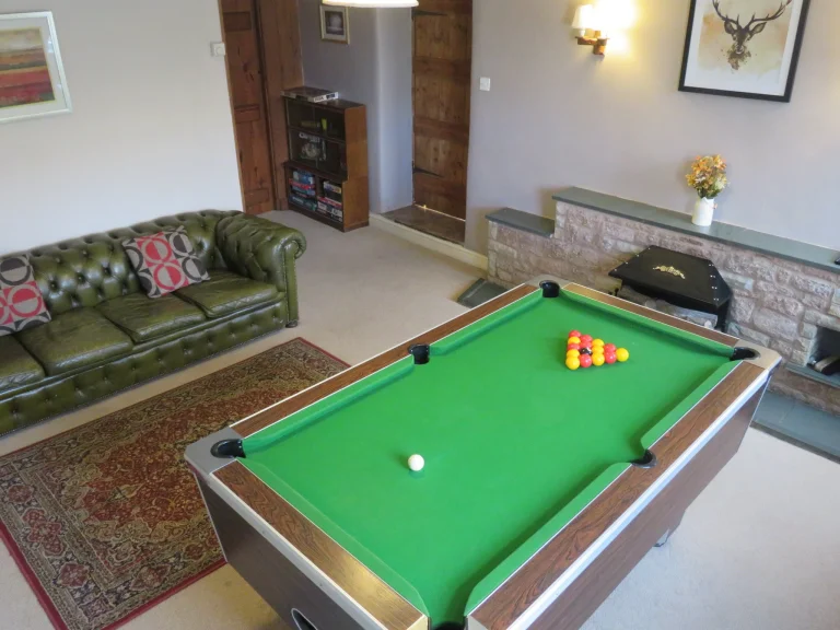 Pool room 768x576